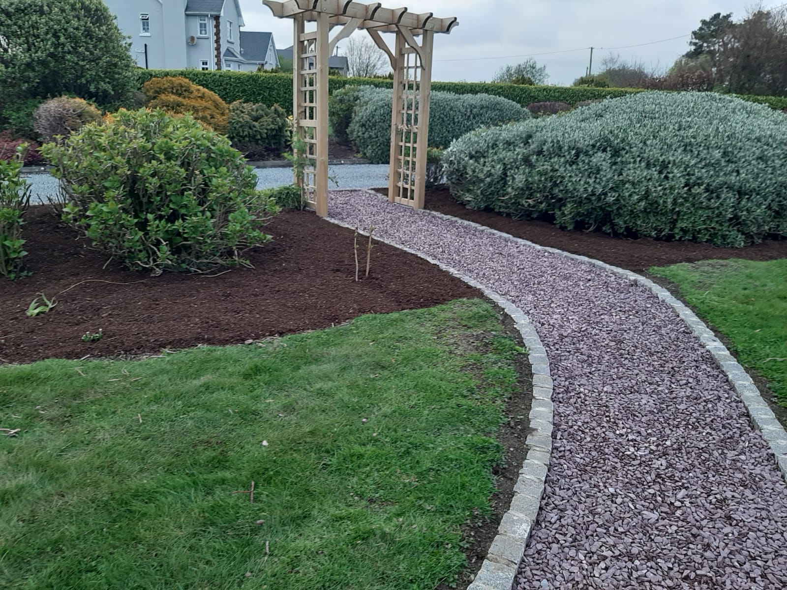 Niall Doran Paving Wexford, private paving, commercial paving, brick paving, All Natural-Stone paving, Concreting, Groundworks, Kerbs, Sleepers